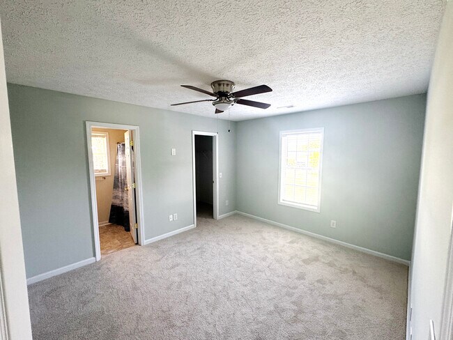Building Photo - 2711 Ashby Dr