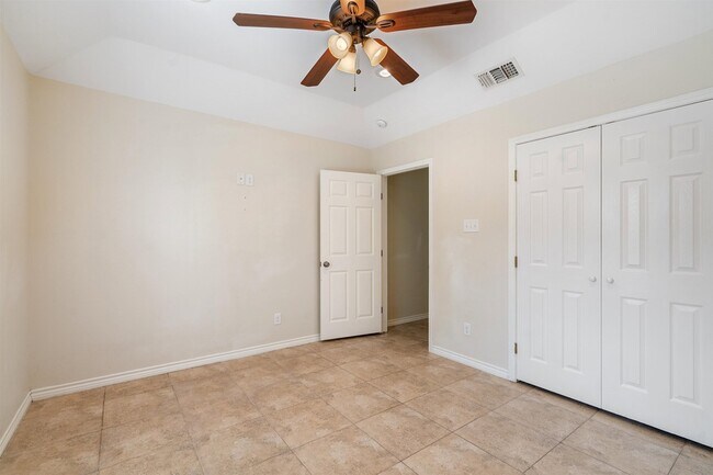 Building Photo - 215 Javier Dr
