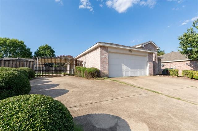 Building Photo - 1403 Chesapeake Dr