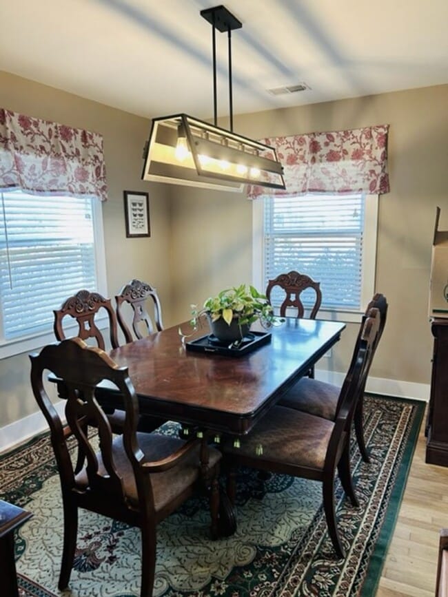 Building Photo - Great Location - Three Bedroom - Two and a half Bath Home