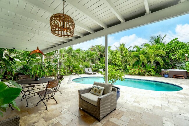 Building Photo - 4017 Monroe St