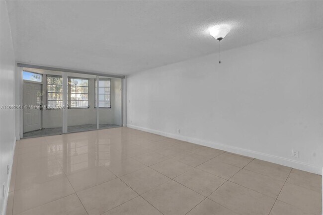 Building Photo - 1398 NE 191st St