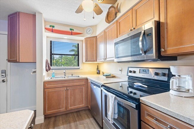 Building Photo - 1300 Seaway Dr