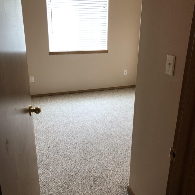 Building Photo - 255 SE 3rd St