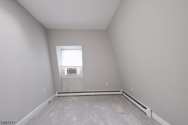 Building Photo - 47 Ridgedale Ave