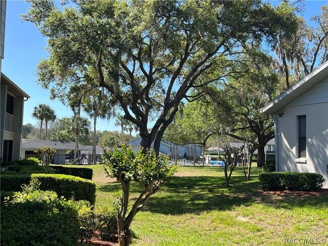 Building Photo - 760 E Gilchrist Ct