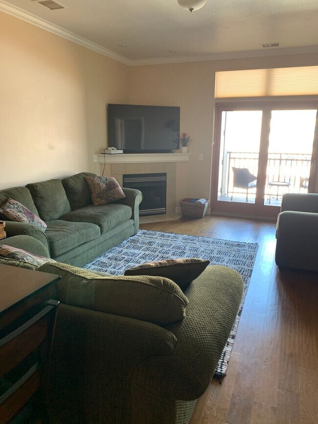 Building Photo - Luxury Living in Downtown Provo
