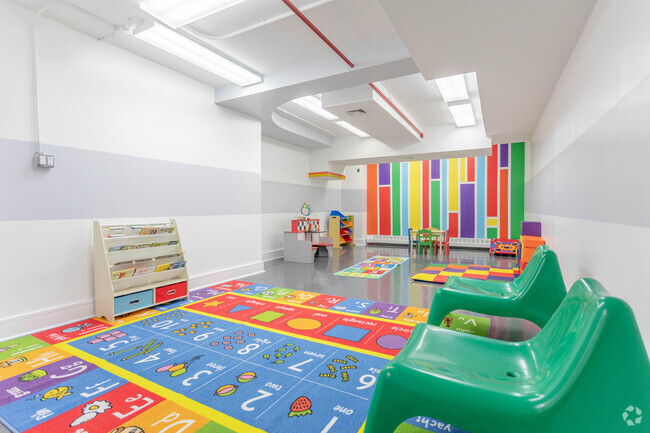 KIDS PLAYROOM - Hudson Park