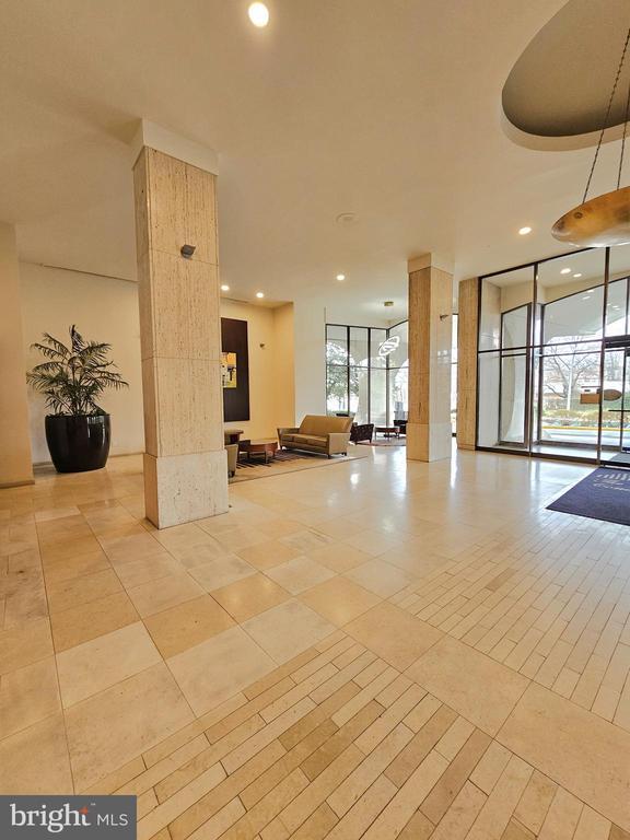 Building Photo - 301 N Beauregard St