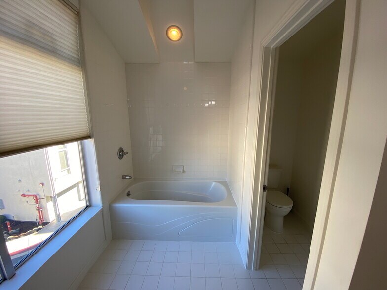 Nice large separate soaking tub - 44 Iron Horse Ln