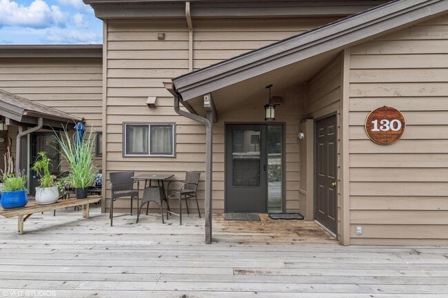Building Photo - Whitefish River furnished Townhome