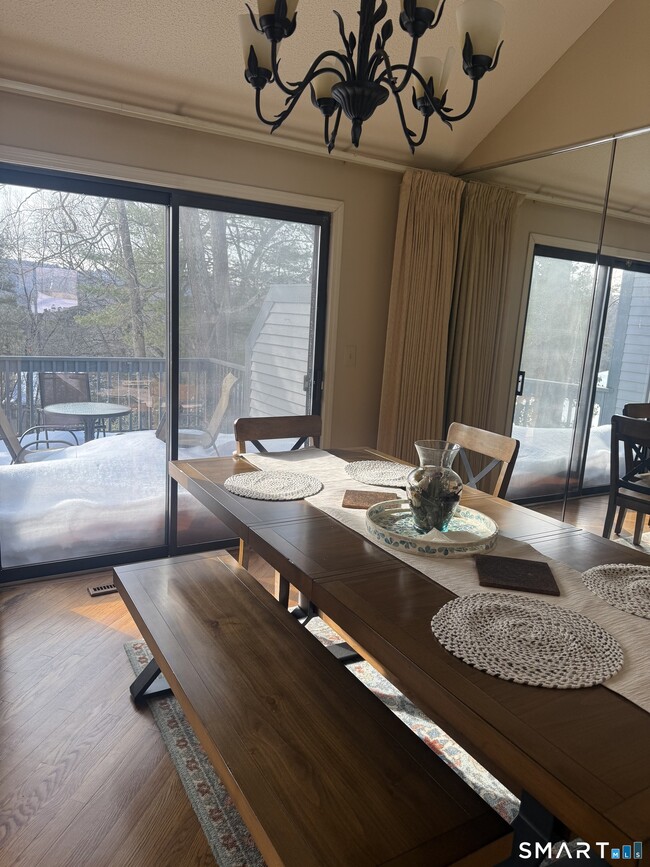 Building Photo - 8 Crossroads Ln