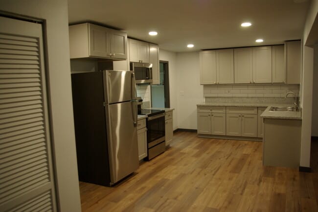 Building Photo - 520 W Buena Ventura St