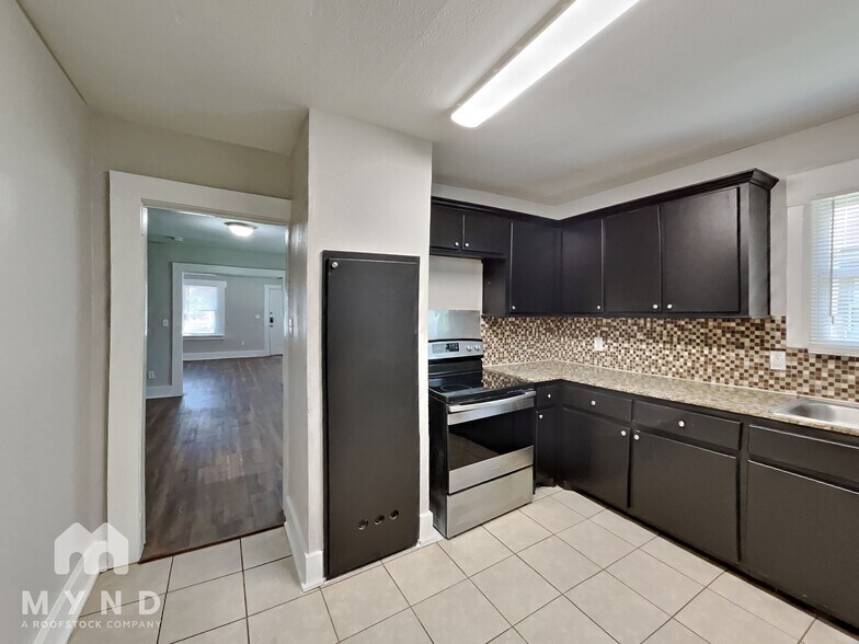 Building Photo - 2208 Avenue U B Ave