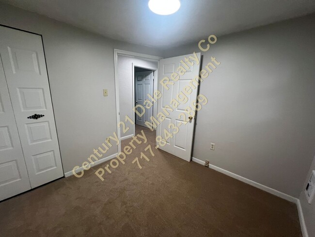 Building Photo - 2 Bedroom Home in North Eastern School Dis...