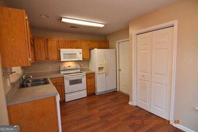 Building Photo - 348 Kristins Dr