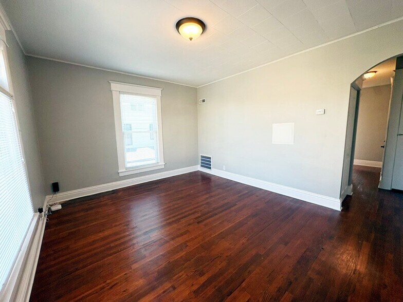 Building Photo - 509 N Meridian St