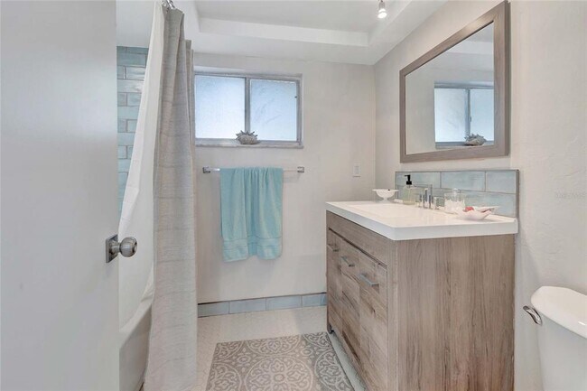 Building Photo - 3755 S School Ave