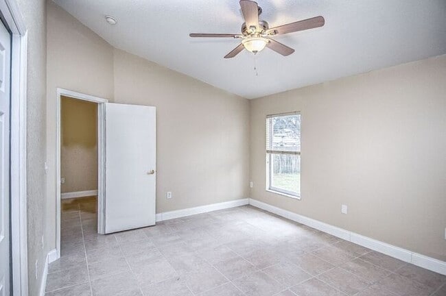 Building Photo - 6553 Shepherd Oaks St