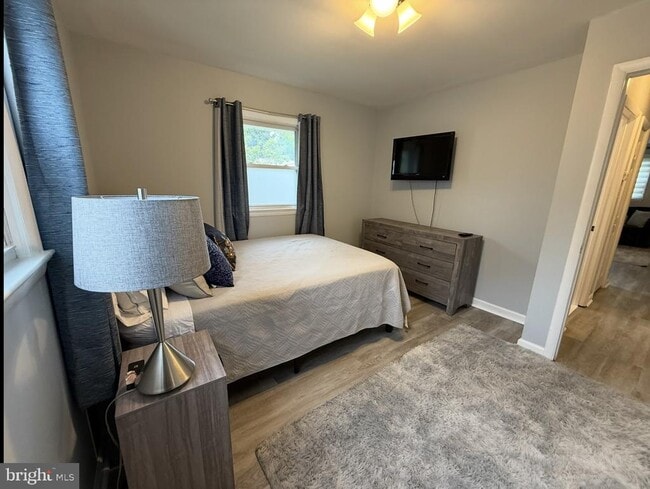 Building Photo - 2208 Vermont Ave