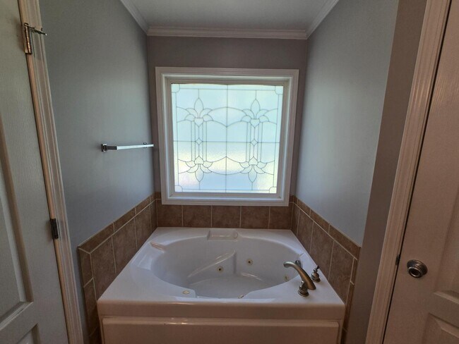 Building Photo - 441 Corsegan Rd
