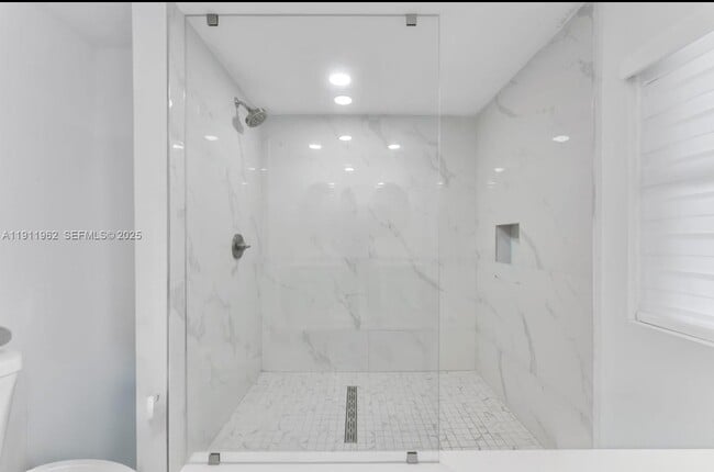 Building Photo - 164 Blue Harbor Dr