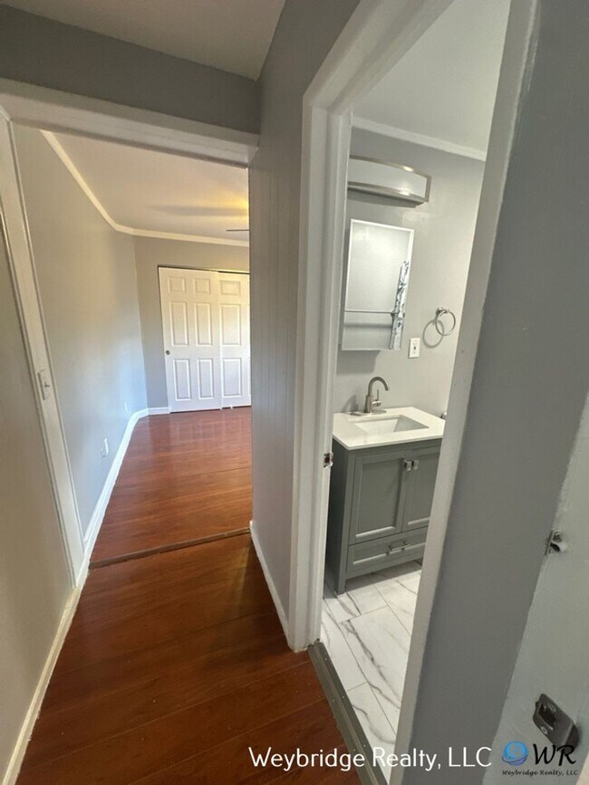 Building Photo - 8402 Curzon Ave