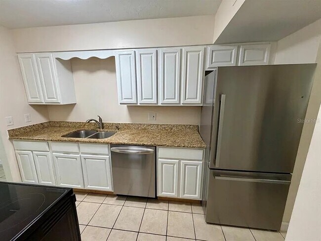 Building Photo - 7209 SW 45th Pl