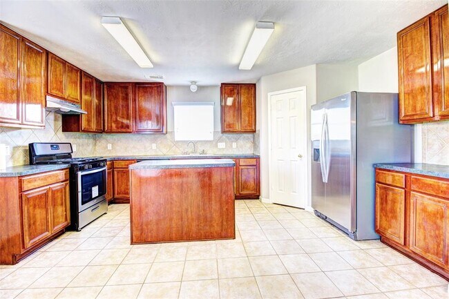 Building Photo - 17018 Midnight Sun Ln