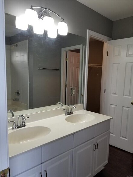 Building Photo - 2621 Beard Ct