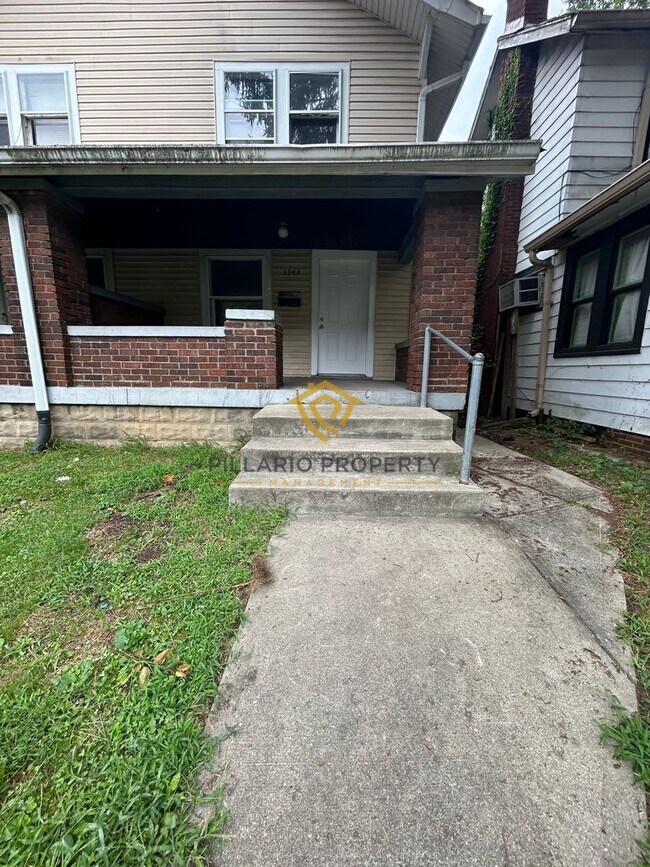 Building Photo - 3943-3945 Cornelius Ave