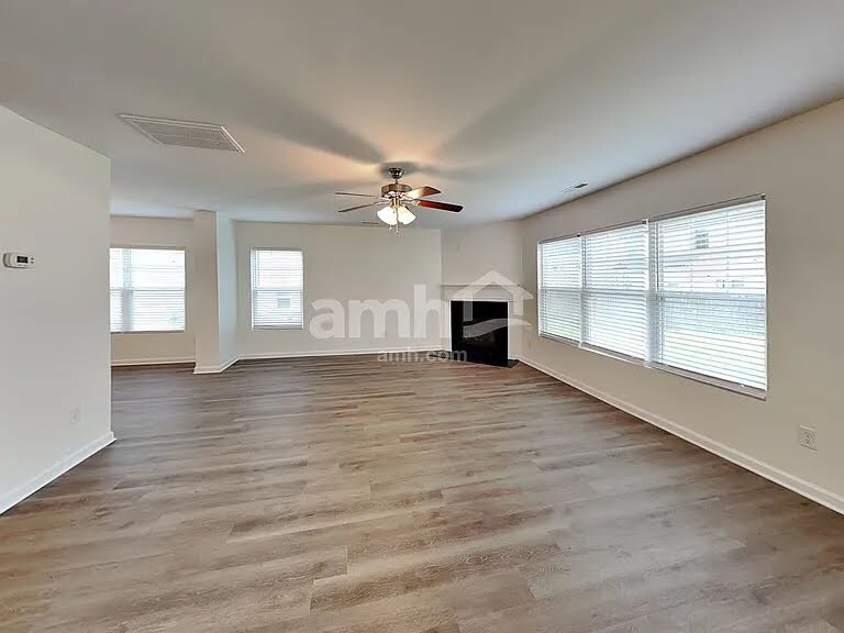 Building Photo - 146 Millen Dr