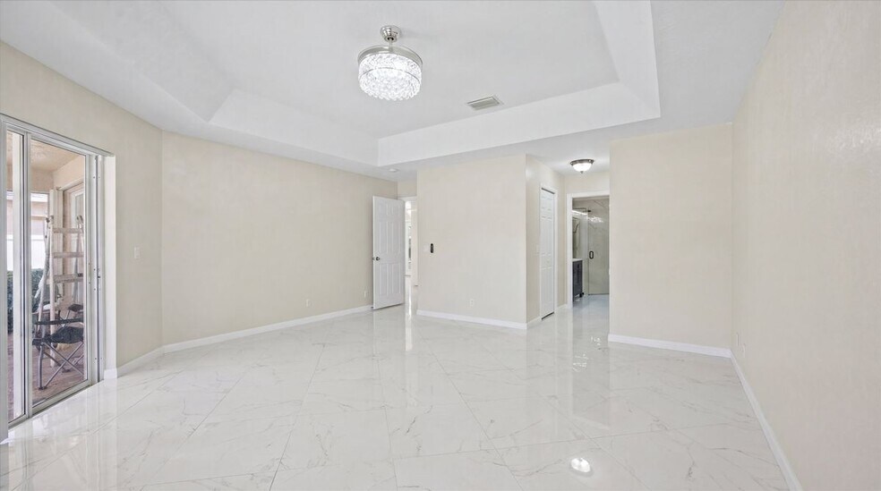 Building Photo - 5450 NW South Crisona Ct