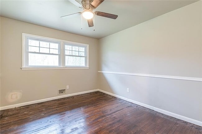 Building Photo - 149 Meadow Park Ln SW