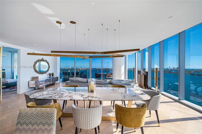 Building Photo - 700 NE 26th Terrace