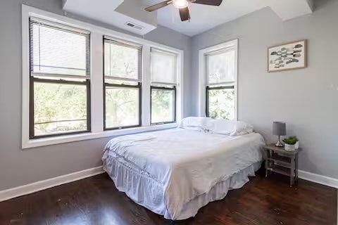 Building Photo - 3301 N Harding Ave