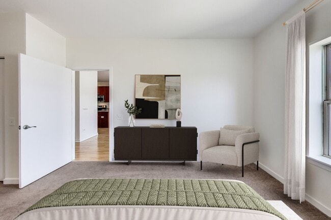 Building Photo - 1155 W Roosevelt Rd