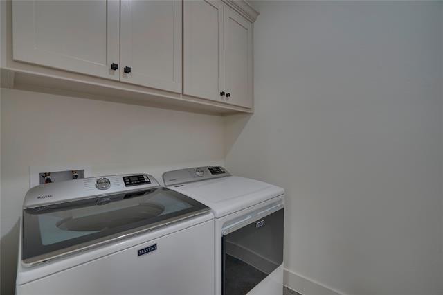 Building Photo - 302 Red Bird Ln