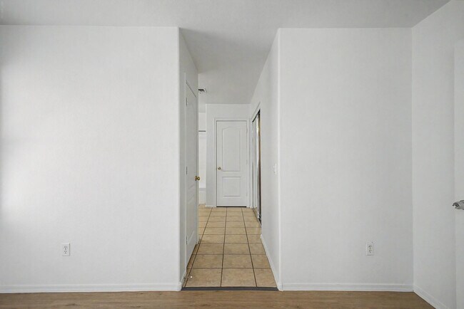 Building Photo - 9464 W Sheridan St