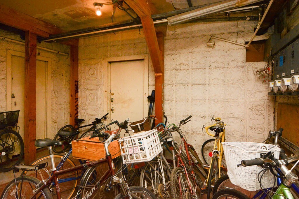 Building Photo - 1929 W Crystal St