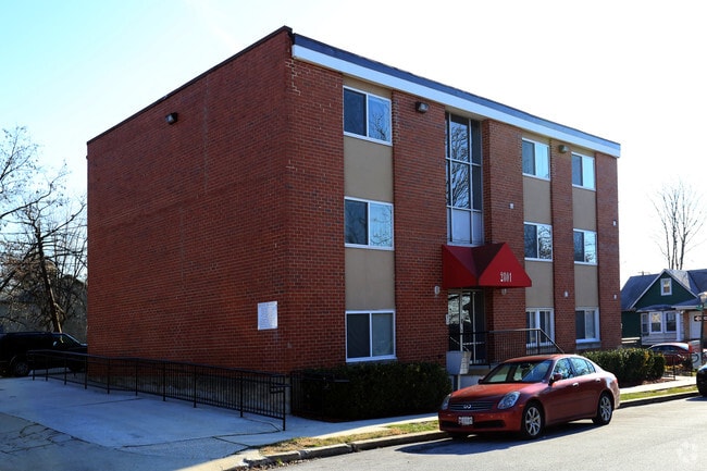 Building Photo - Montpelier's Choice