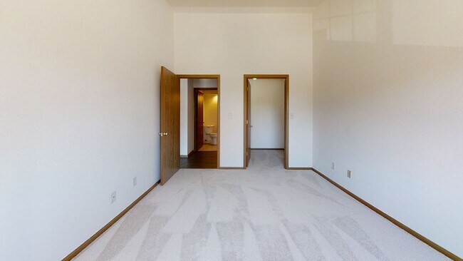 Building Photo - N86-W14240 Fond du Lac Ave