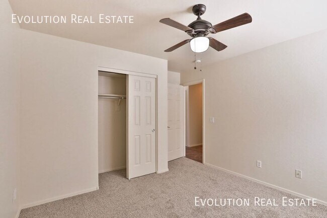 Building Photo - 1561 Maddison Cir