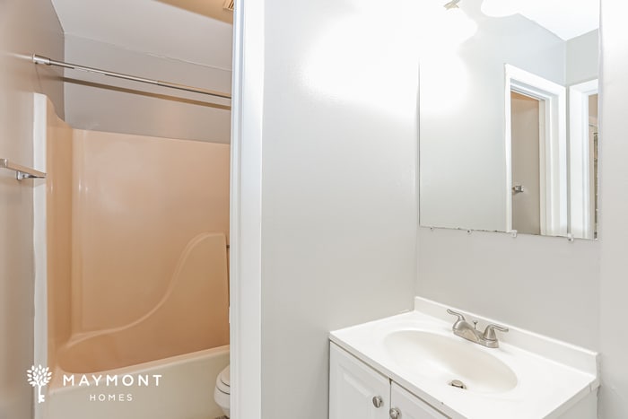 Building Photo - 8 Ute Ct