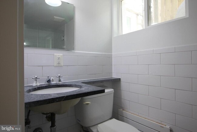 Building Photo - 2417 Otis St NE