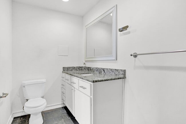 Building Photo - Convenient Living in Dallas – 3BR/2BA Home...