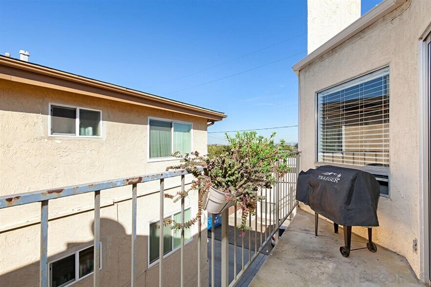 Building Photo - 4380 Temecula St
