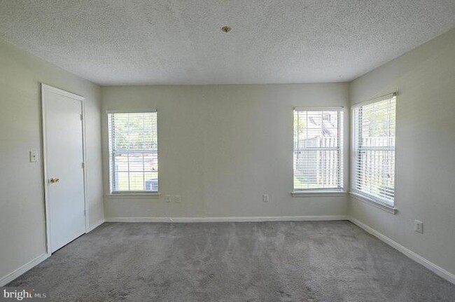 Master Bedroom - 10401 Beacon Ridge Dr