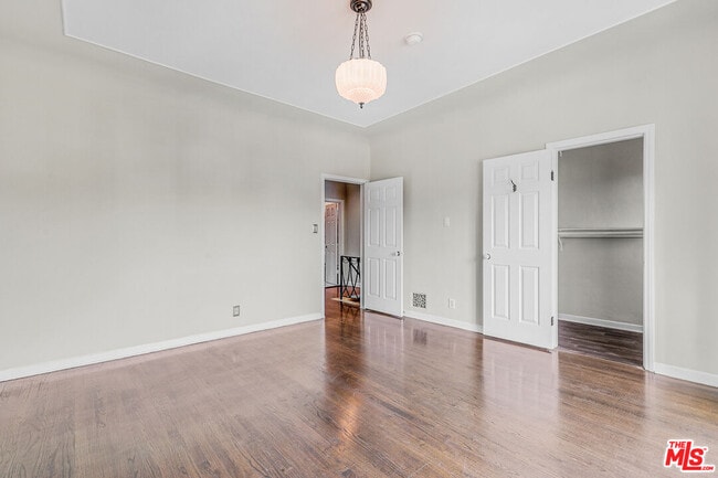 Building Photo - 6053 Scenic Ave