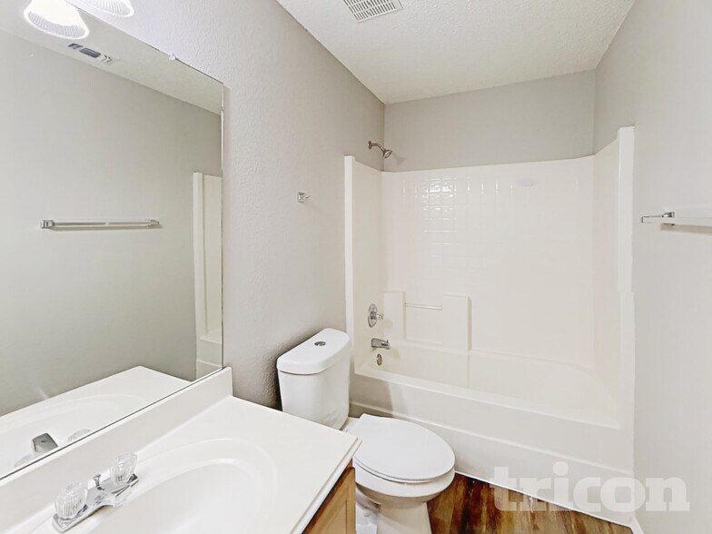 Building Photo - 2516 Concina Way